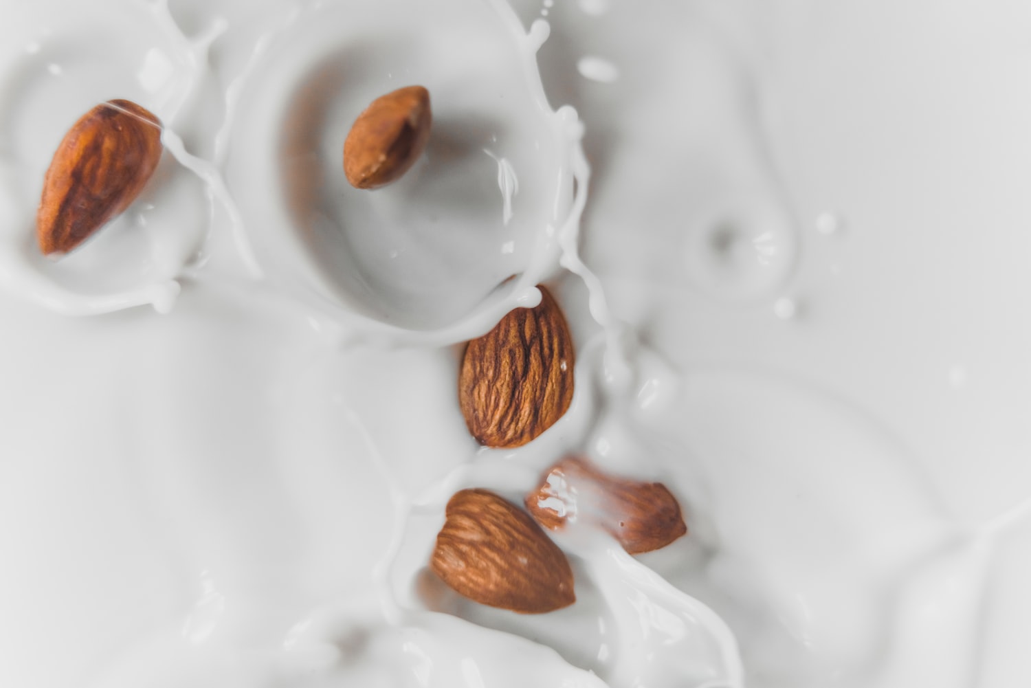 Benefits of Almond Milk